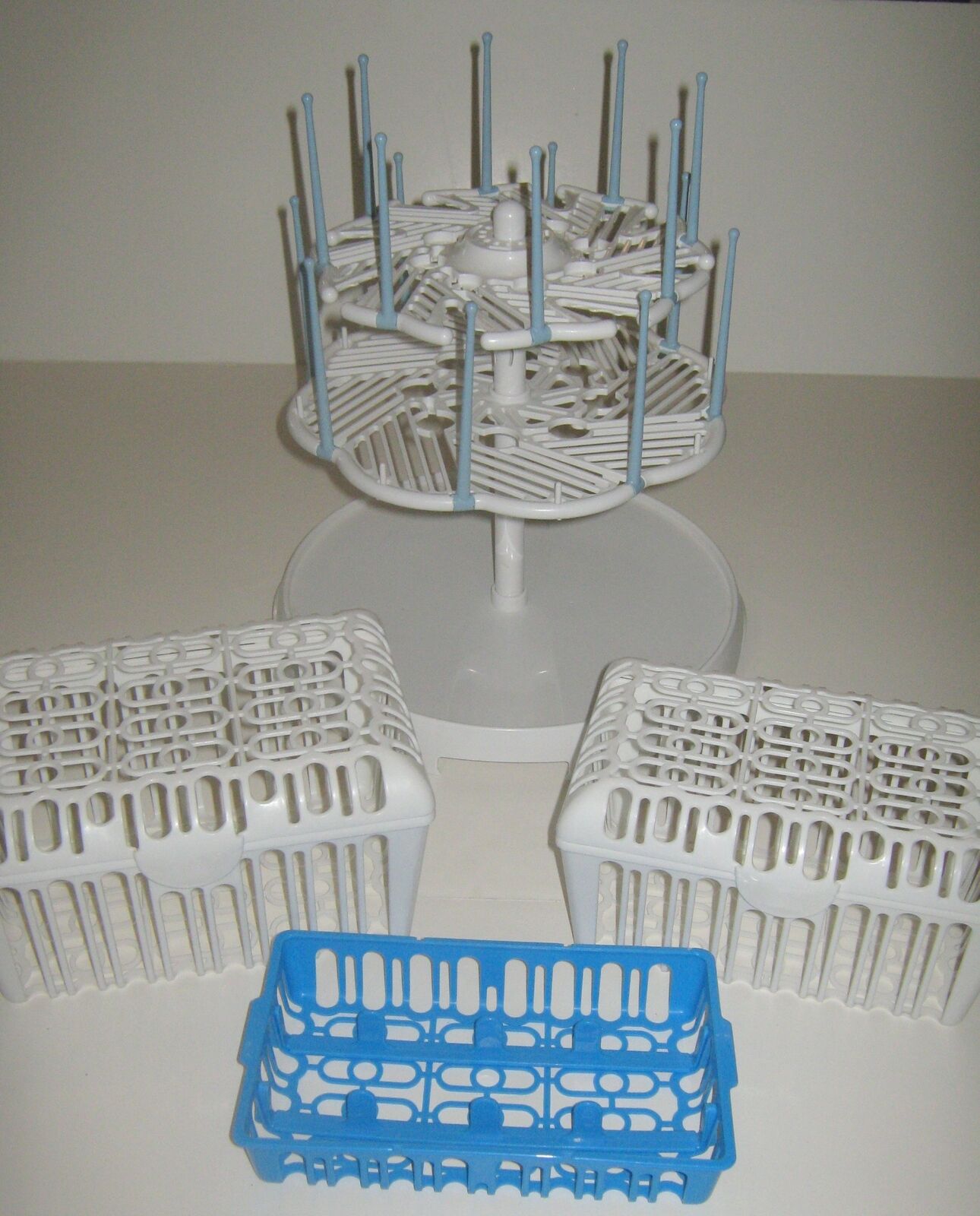 Munchkin Drying Rack Drains Hold Up To 16 Bottles Or Cups Plus Dishwasher Basket